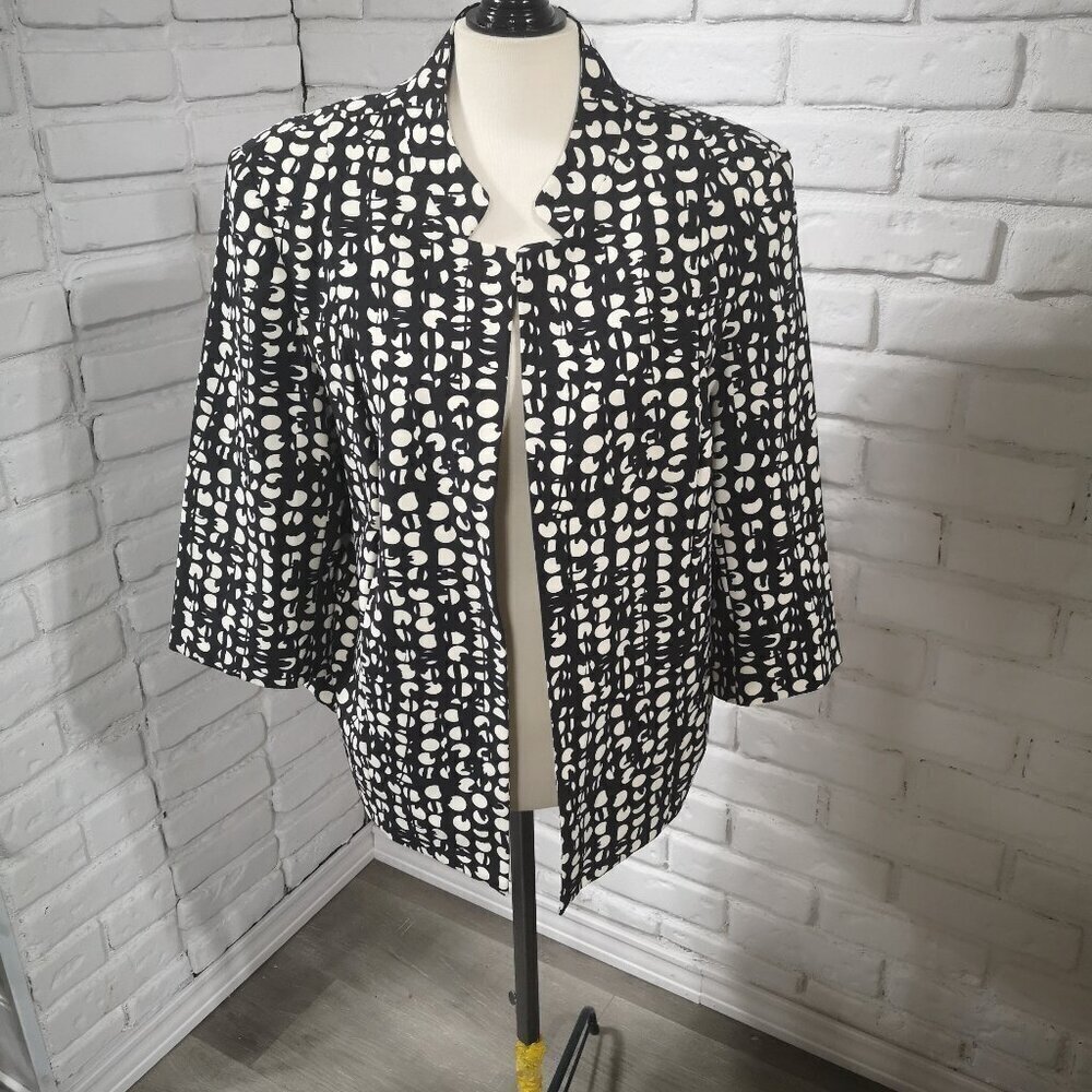 Investments Petites Ladies Size 16P Black & Ivory Pattern Fully Lined Blazer